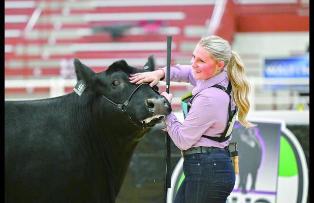 At the Maine-Anjou and Chianina Junior National Show recently held at Fonner Park in Grand Island, Wood River’s Riley Codner earned Fifth Overall Intermediate Maine-Anjou Showman. (—courtesy photo)